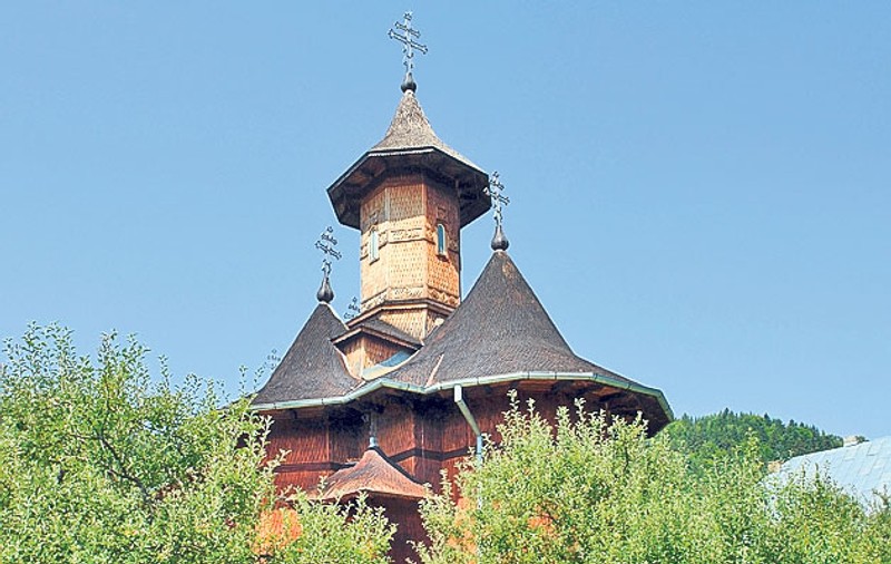 Două chilii ale Mănăstirii Agapia au fost distruse de un incendiu