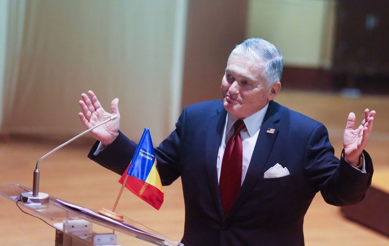 În ce condiții vor ridica SUA obligativitatea vizelor pentru români