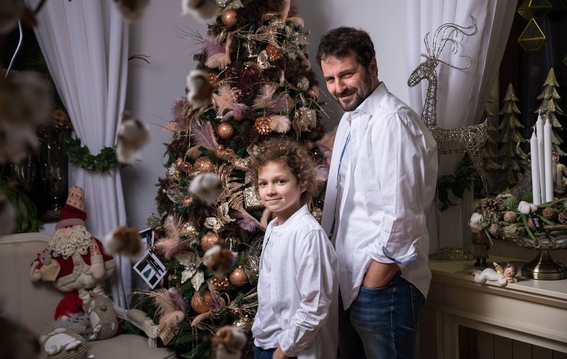 VIDEO EXCLUSIV/ Cum a scos Andrei Aradits "vedetismele" din fiu-său, care de doi ani a apucat-o pe calea actoriei. "I-am dat la temelie"