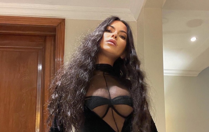 Cum a apărut INNA la un concert în Cairo. Cântăreața i-a surprins pe egipteni cu o ținută mult prea sexy