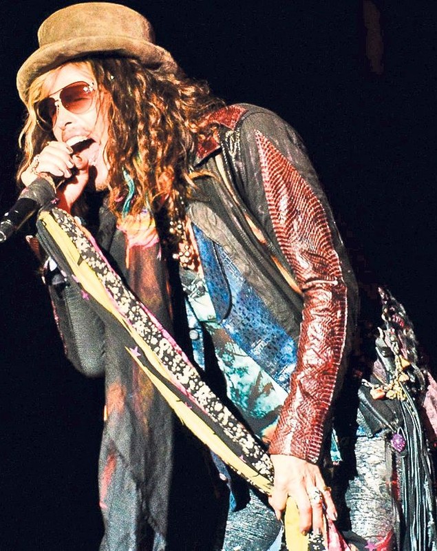 Steven Tyler, solistul de la Aerosmith, își amână concertele din cauza unei hemoragii la corzile vocale