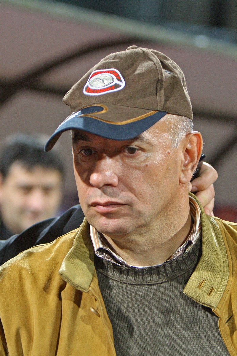 Meciul de fotbal "Old Boys" dintre Dinamo Bucuresti si Universitatea Craiova, disputat in Bucuresti, miercuri, 10 noiembrie 2010. In imagine, Aurel Ticleanu