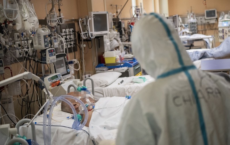 România trimite 30 de ventilatoare de terapie intensivă Cehiei, cea mai afectată țară de COVID-19 în valul doi