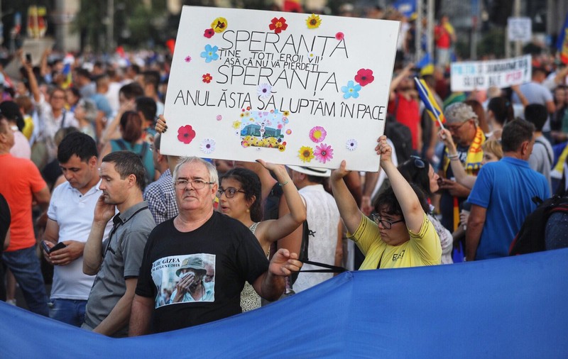 Fifor: "Mulţumesc tuturor cetăţenilor care au participat la proteste într-un mod atât de civilizat şi de paşnic"