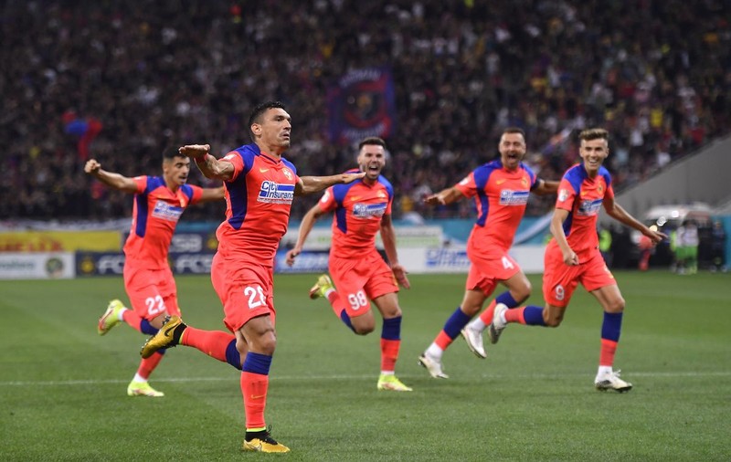 Dinamo, învinsă cu 6-0 de FCSB, în derby-ul României. „Câinii” au jucat în 10 din minutul 37