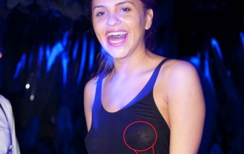 Foto | Gureşoaie, ţi se văd sfârcurile!