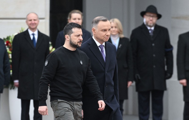 Ucraina consideră Polonia un partener esenţial în reconstrucţia postbelică a țării, anunță de la Varșovia Volodimir Zelenski