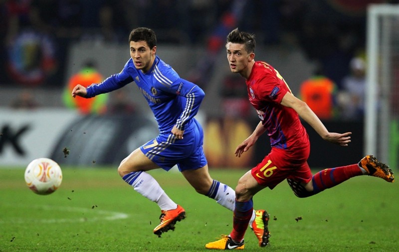 Tricourile lui Eden Hazard se vând ca pâinea caldă