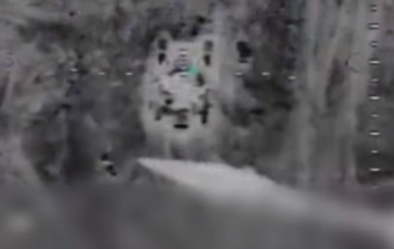 Momentul în care drone R-18 ucrainene distrug tancuri rusești Ural T-72. Cine este unitatea de elită Aerorozvidka