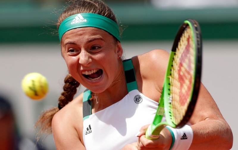Jelena Ostapenko e nebună! Cine a făcut această acuzație ! ”A aruncat cu racheta în direcția unui copil de mingi”. ”Bitch fight” în 2016! A lovit-o și pe Simona / FOTO&VIDEO
