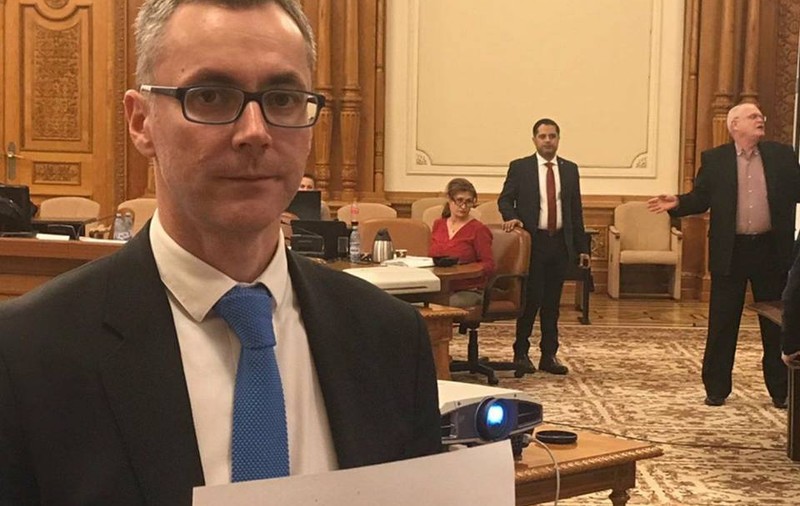 Opoziția critică dur modificările aduse Codurilor Penale: ”Abuzul în serviciu se va lega de existenţa infracţiunii de procurare a unui folos material pentru făptuitor”