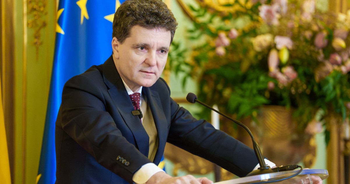 Președintele Nicușor Dan, în timpul conferinței de presă de la Paris