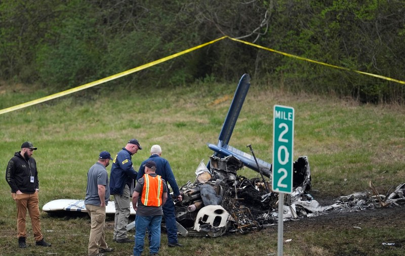 Un avion cu cinci persoane la bord s-a prăbușit și a explodat în Tennessee, SUA. „Impactul a fost nimicitor”