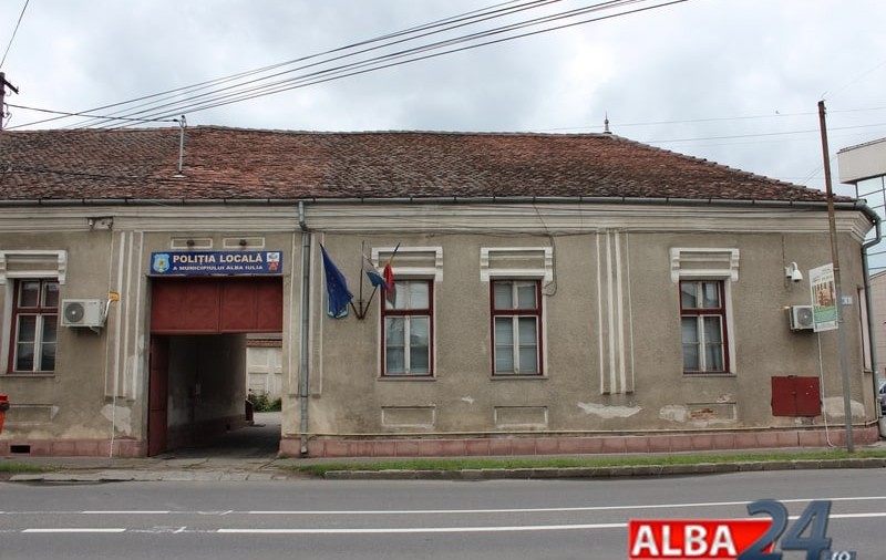 Polițiștii locali din Alba Iulia vor patrula și cu mașini electrice. Primăria a cumpărat două autovehicule, prin Rabla Plus