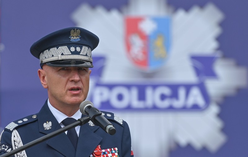 Șeful poliției din Polonia, anchetat după ce a declanșat un lansator de grenade în biroul său