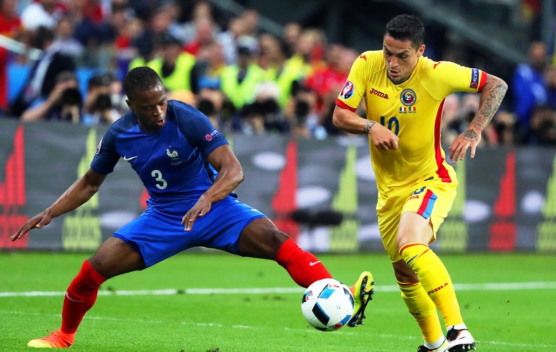 Euro 2016. Francezul Patrice Evra îi laudă pe tricolori: ”Dacă joacă la fel de bine și în următoarele meciuri, nu văd de ce nu s-ar califica în optimi”