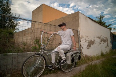 Maxi pe bicicleta lowrider, în Castellón de la Plana