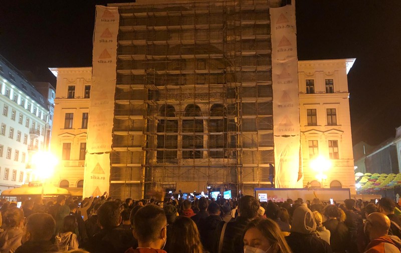 VIDEO | Dominic Fritz, USR-istul care l-a învins pe Robu, a sărbătorit în centrul orașului „Azi Timișoara a înfăptuit o nouă Revoluție”
