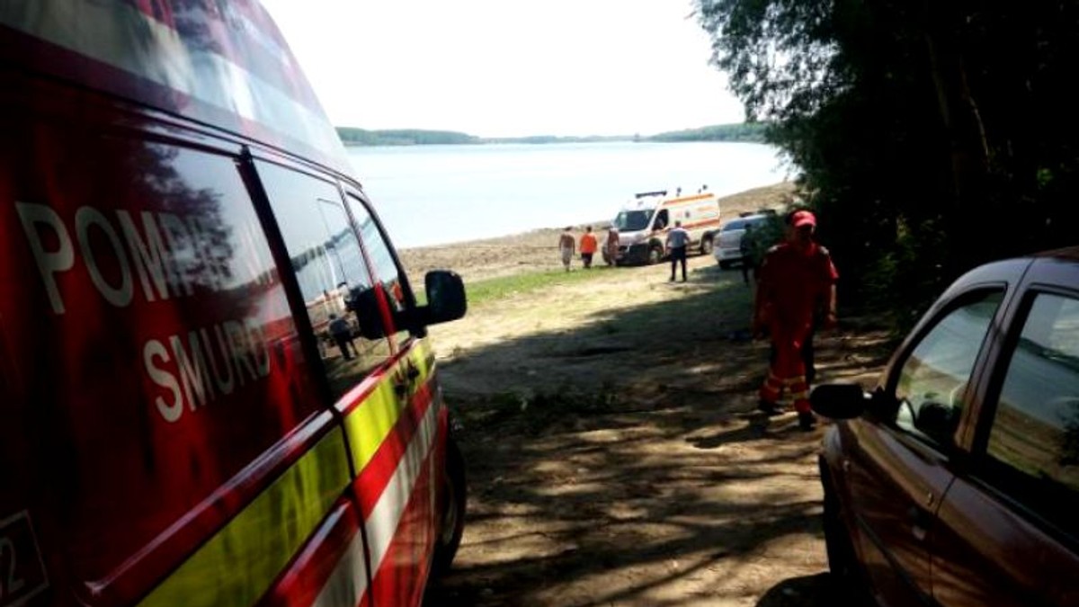 O femeie din Prahova s-a înecat în Dunăre, la Brăila. O ambulanță și un echipaj SMURD, pe malul Dunării