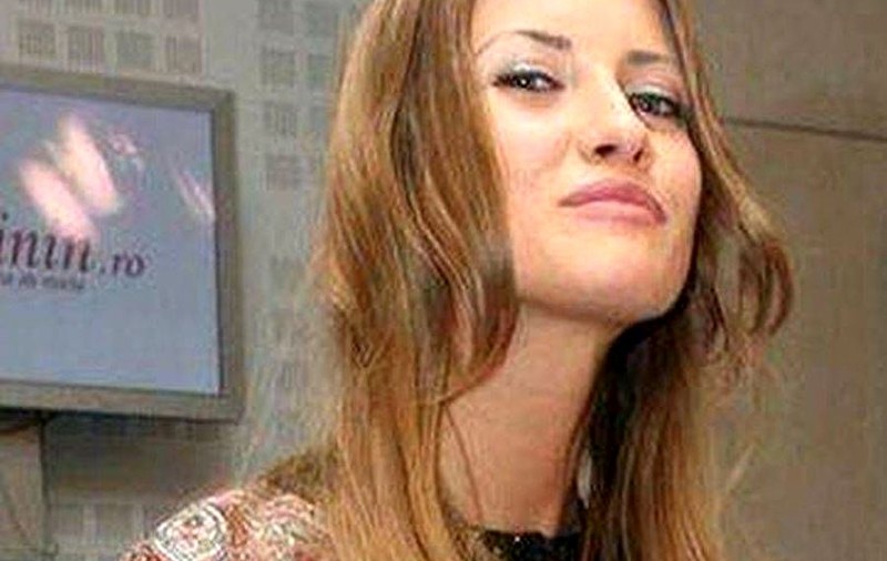 Iulia Albu, despre apariția Elenei Băsescu pe coperta revistei Viva. "O imagine superbă de familie"