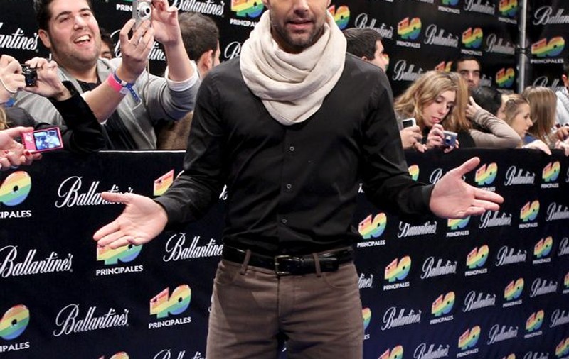 Ricky Martin se gândeşte să adopte un copil