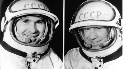 Cosmonautul sovietic Pavel Belyaev și comandantul Vokshod 2 Alexei A Leonov al doilea pilot al navei spațiale 1965, Foto_ Profimedia Images (1)