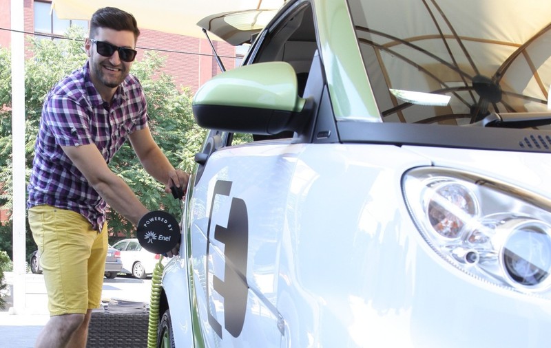 Smiley a trecut la smart-ul electric 
