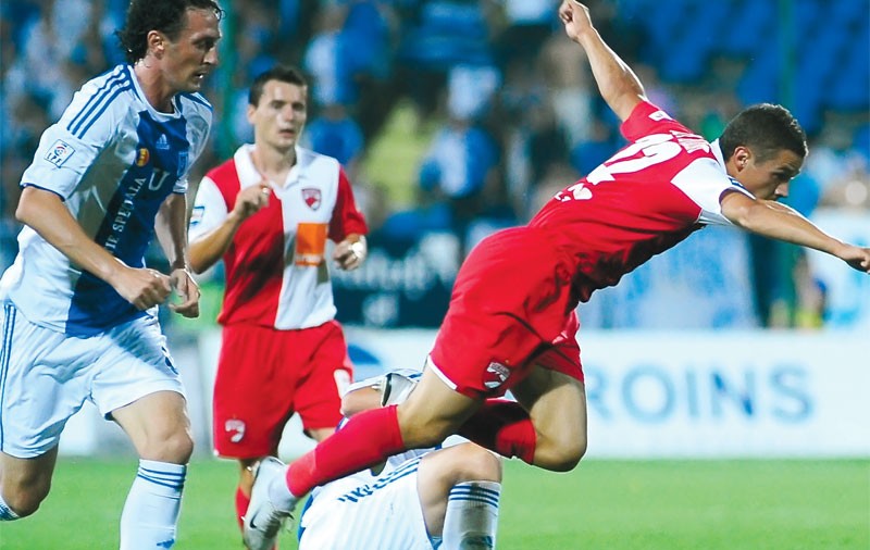 S-a tras cu gloanţe oarbe / Craiova - Dinamo 0-0