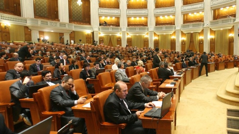 Parlamentul a adoptat Legea uceniciei