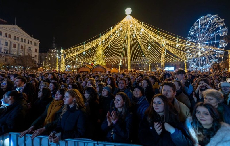 Cât costă un cozonac cu zmeură la Cluj Napoca, la Târgul de Crăciun și cât de mult au crescut prețurile în ultimii 4 ani