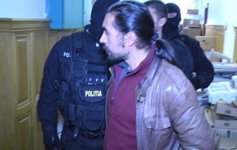 EXCLUSIV / Asasinii șefului de post de la Vișeul de Sus, ”spionați” în celulă. Interceptările discuțiilor dintre frații criminali