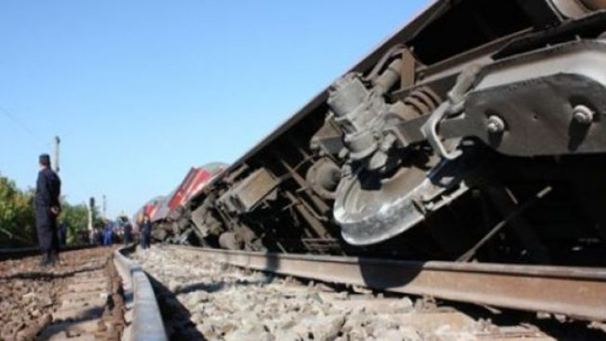 Un tren a deraiat în județul Argeș. Clipe de groază pentru pasageri