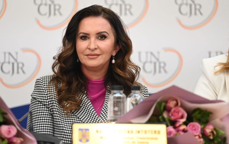 Prima reacție a ministrului familiei, în cazul copilului ținut în cușcă la Brașov: „Nu cred că cineva din comunitate nu a auzit”