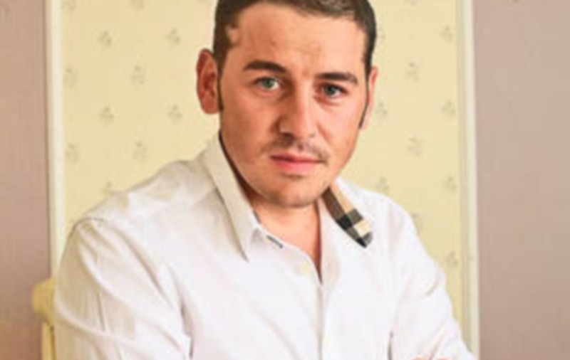 Iustin Paraschiv, fostul iubit al Andreei Antonescu, REACŢIONEAZĂ după zvonurile că AR FI FUGIT DIN ŢARĂ, în urma scandalului cărnii de pui