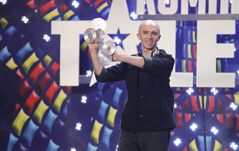 ”Taică-miu crede că LUCREZ CU DIAVOLUL” Vezi de ce un MAGICIAN i-a lăsat fără cuvinte pe jurații de la ”Românii au talent”! FOTO