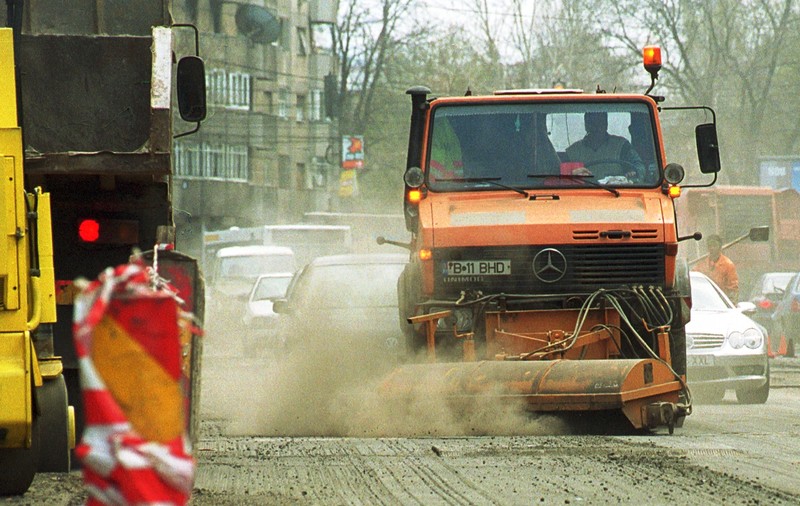 32 de străzi din Bucureşti intră în reparaţii săptămâna aceasta