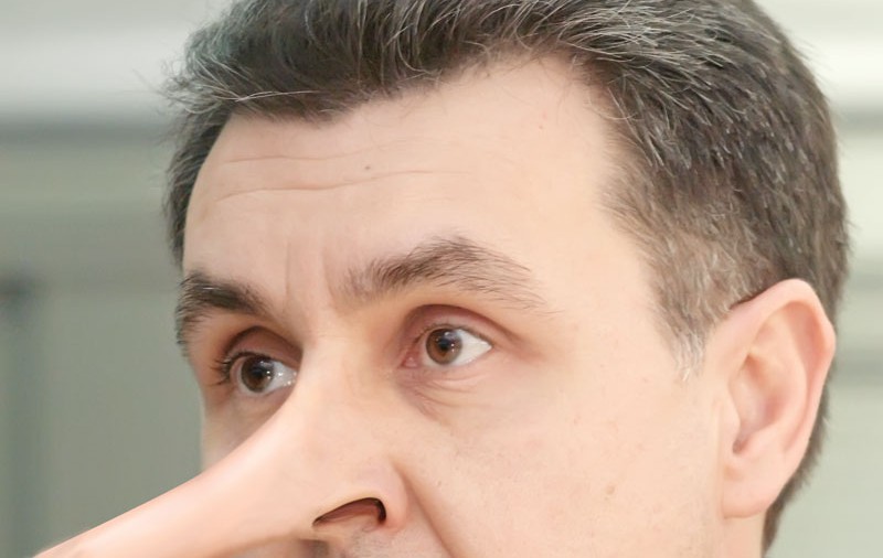 Şi prinţii mint?