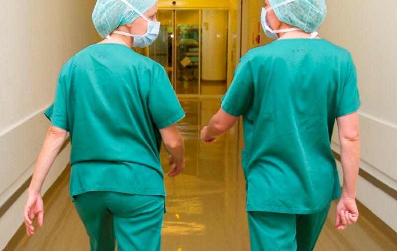 ŞOCANT! L-au lăsat să moară de foame, pe patul de spital!