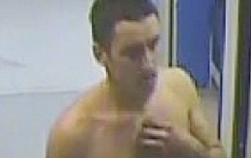 Un român la bustul gol, căutat de polițiști, în Marea Britanie! Află motivul!