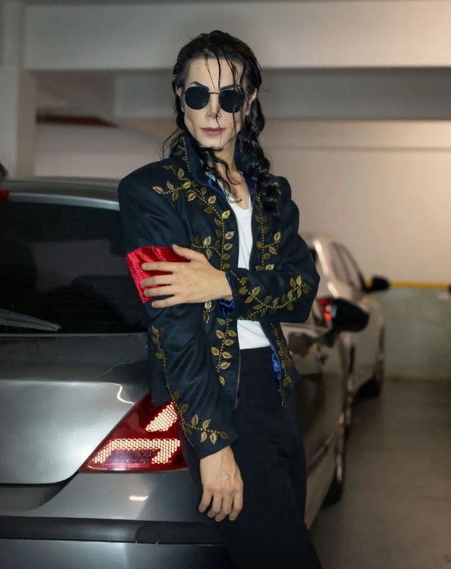 Un argentinian și-a făcut 11 operații estetice în speranța că va arăta ca Michael Jackson, idolul său: „Mai am nevoie de încă trei la nas și una la bărbie”