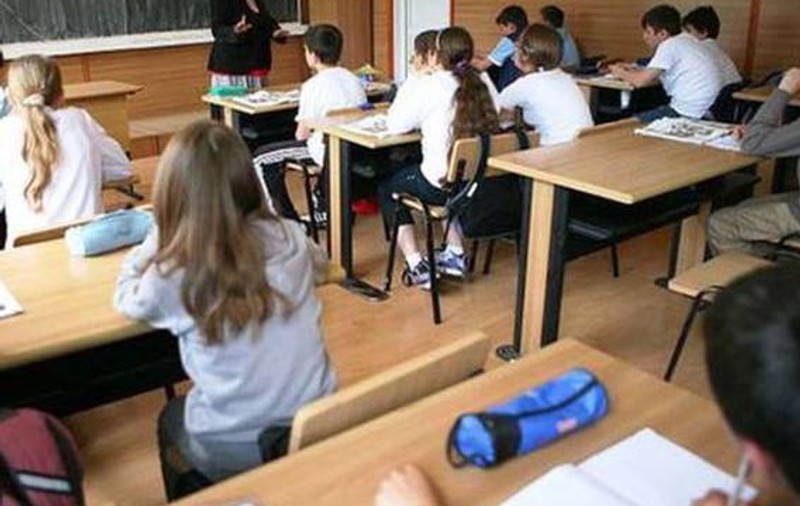 ŞOCANT! O învăţătoare din Neamţ ţipă la copii şi îi ameninţă! ÎNREGISTRARE AUDIO