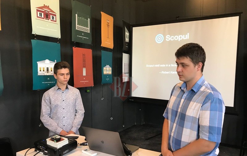 Soneria inteligentă, invenția realizată de doi tineri din Iași. Poate fi programată și controlată de la distanță