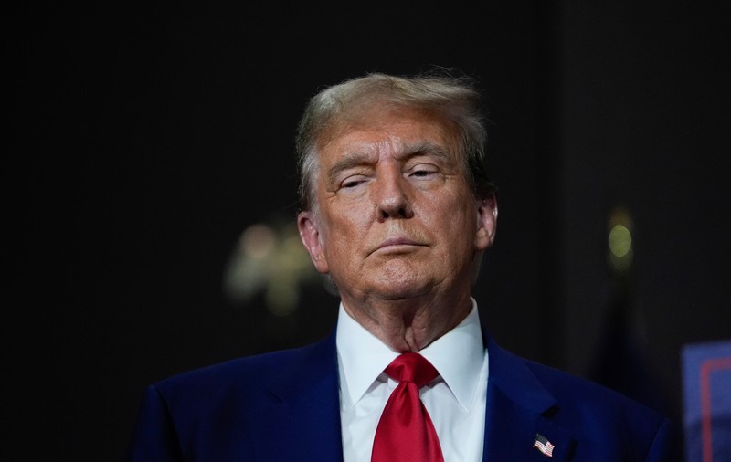 Curtea Supremă a SUA urmează să dezbată imunitatea penală invocată de Donald Trump. Ce spun experţii juridici
