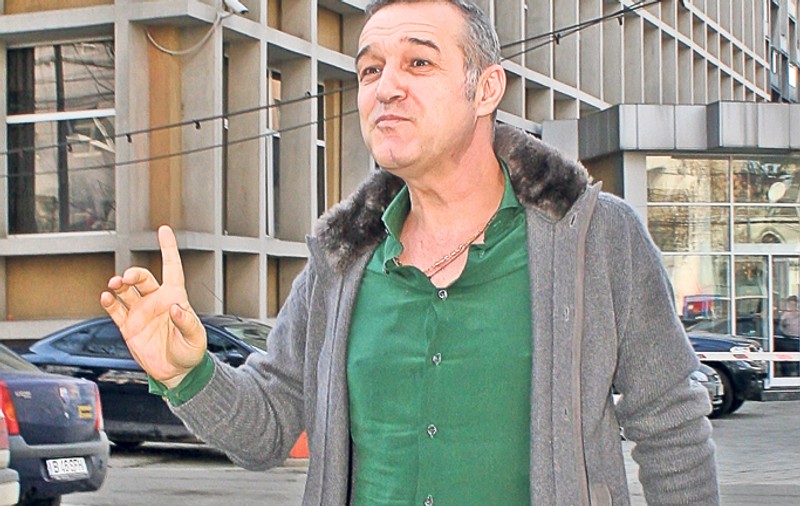 Becali cere mai multă libertate în spatele gratiilor!