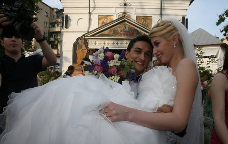 Iată care au fost nunţile mondene ale anului 2011, până acum!