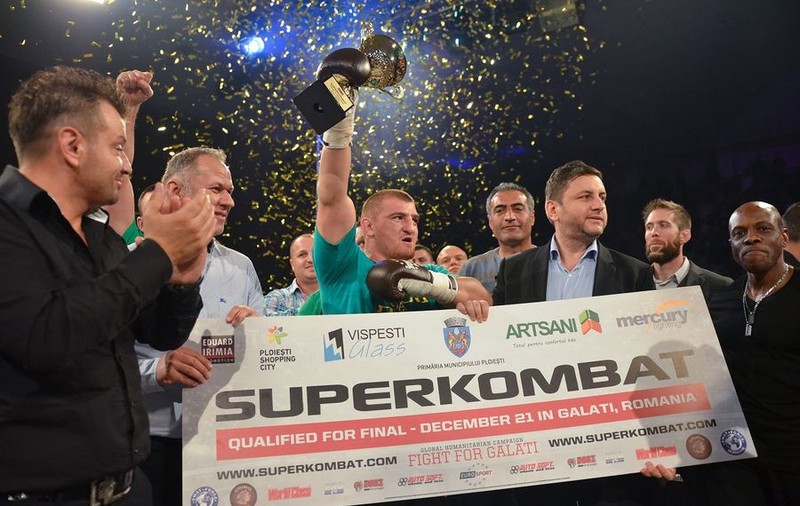 Şase români vor lupta în marea finală a circuitului Superkombat din 2013