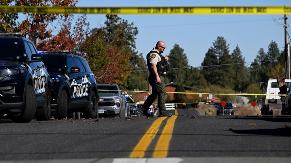 Trei copii și un profesor au murit într-un atac armat la o școală primară din Oregon, SUA. Foto: Profimedia
