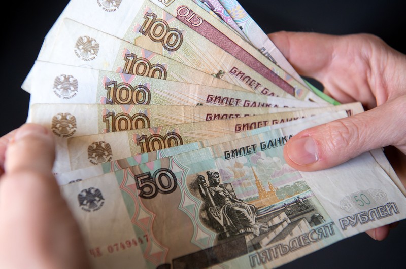 Rubla s-a prăbușit în fața dolarului și a monedei euro, în urma sancțiunilor impuse de Occident | Foto: Hepta