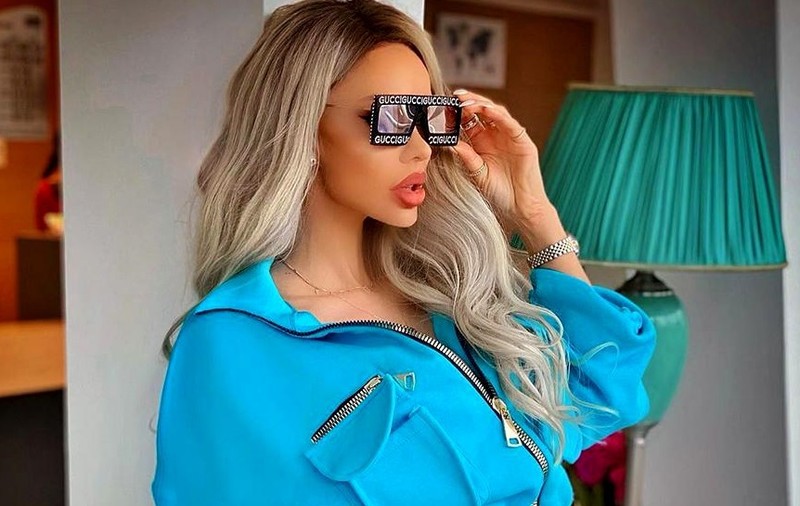 Cum arată Bianca Drăgușanu după ce și-a făcut implant fesier