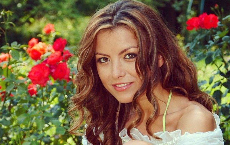 HOT sau NOT? Elena Gheorghe, MAI MULT GOALĂ la o gală | FOTO